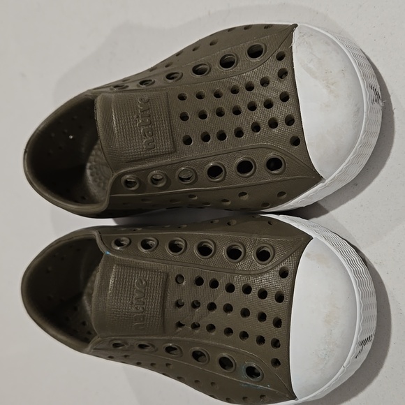 Toddler Slip-On Native Jefferson Shoe with White Toe Cap Size 5 - Picture 3 of 6